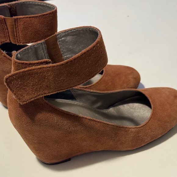 Tesori Suede Wedge 7.5 - Picture 10 of 10